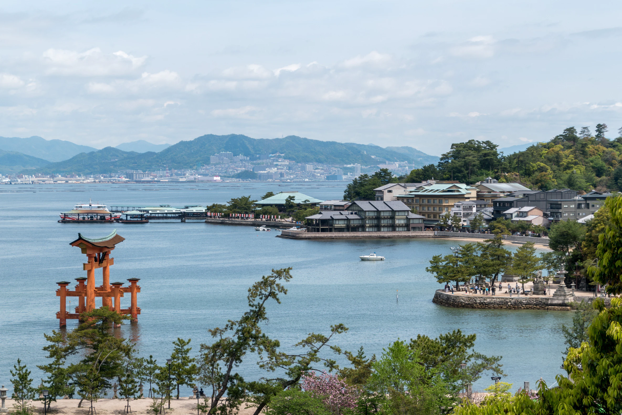 Featured image of post Hiroshima: A Complete Guide to the City That Rebuilt Itself Around a Message