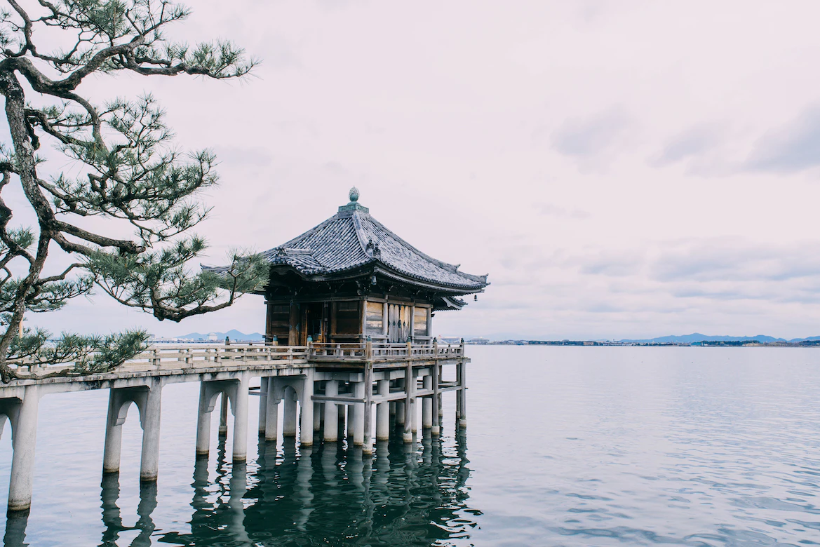 Featured image of post Shiga: The Giant Lake and Original Castle Right Next to Kyoto